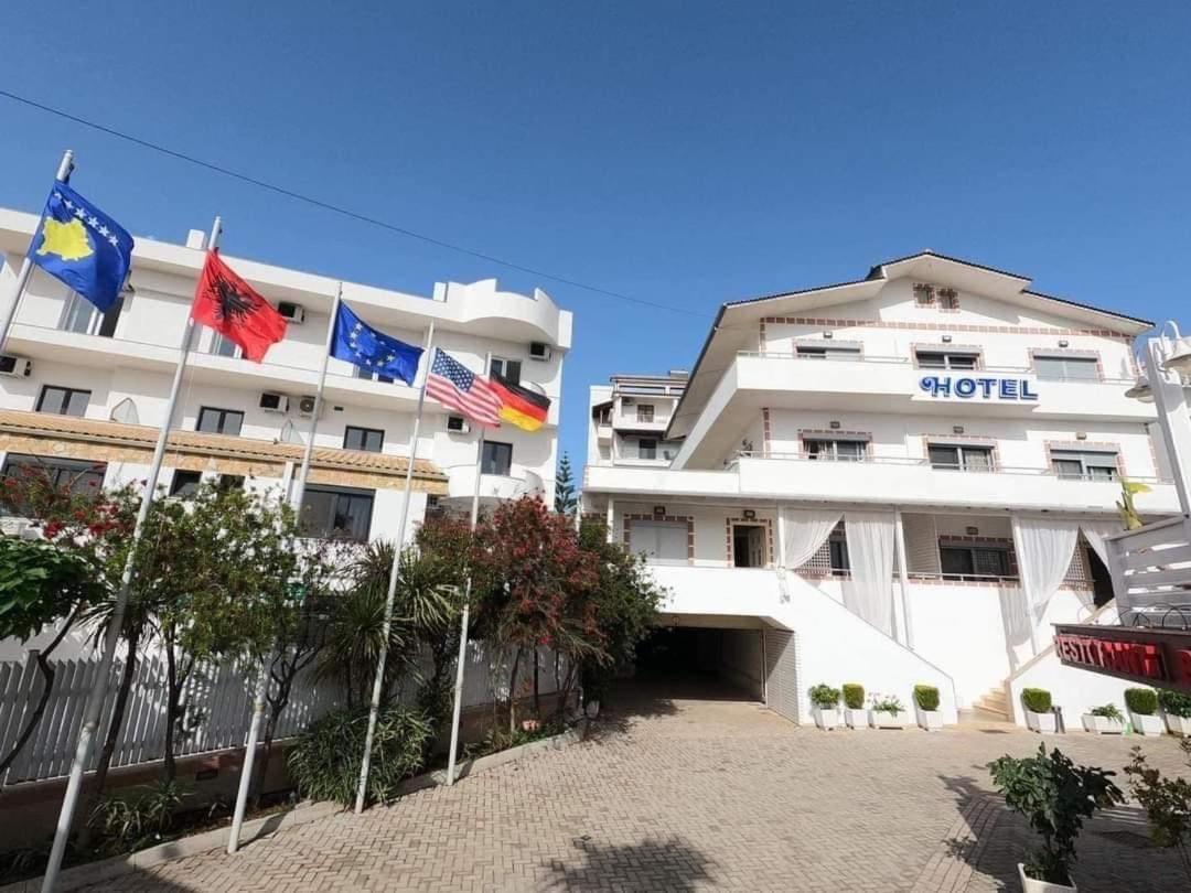 La Luna Hotel Ксамил Экстерьер фото